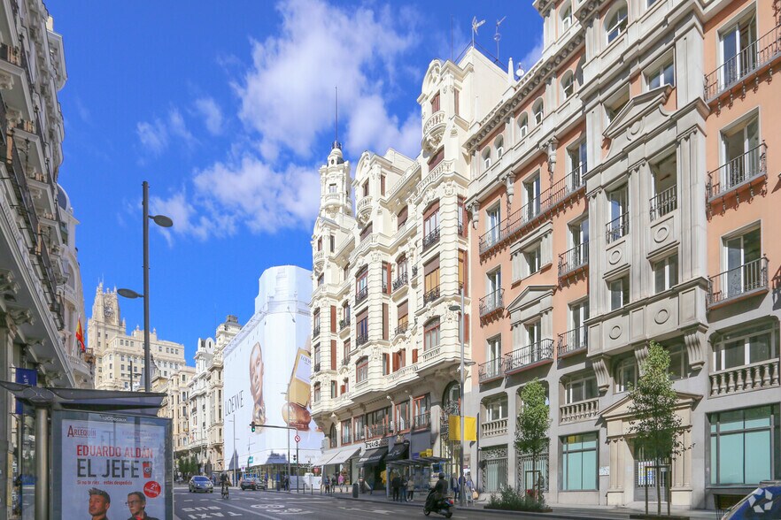 Calle Gran Vía, 16, Madrid, Madrid à louer - Photo du bâtiment - Image 2 de 3