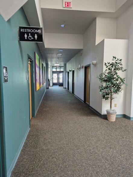 489-493 Bernardston Rd, Greenfield, MA à louer - Photo intérieure - Image 3 de 6