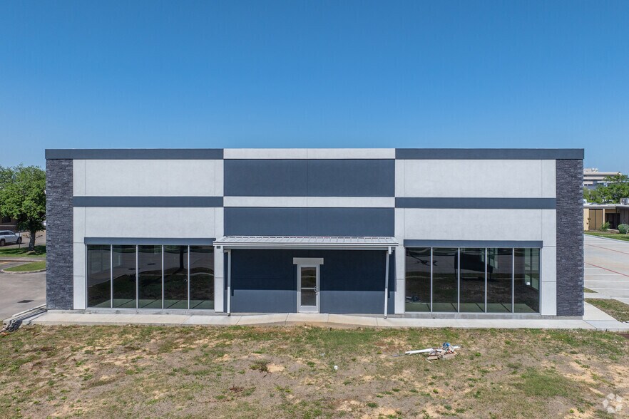 17085 - 17087 N Texas Ave, Webster, TX à louer - Photo du bâtiment - Image 2 de 7