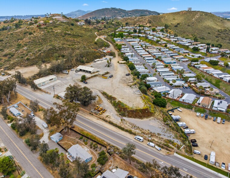 13080 Highway Business, El Cajon, CA à louer - Photo du bâtiment - Image 1 de 12
