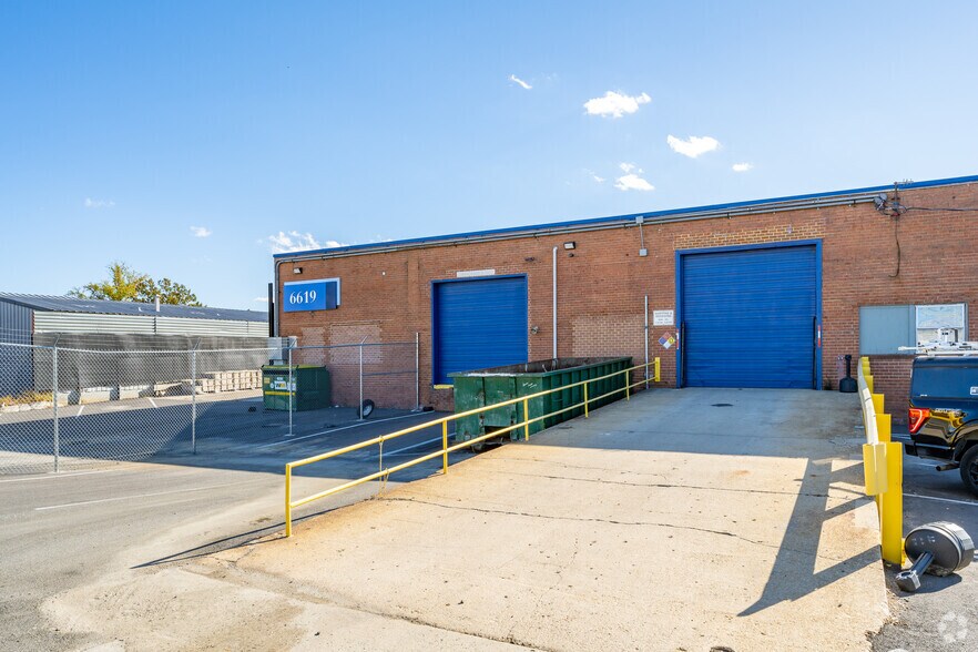 6619-6631 Iron Pl, Springfield, VA à louer - Photo du bâtiment - Image 3 de 8