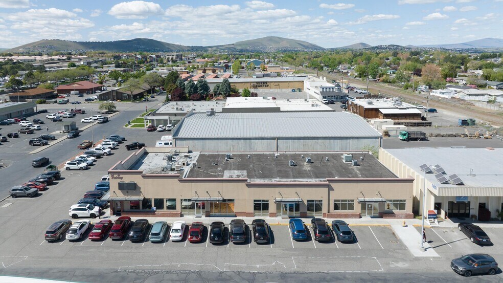 8318 Gage Blvd, Kennewick, WA à louer - Photo du bâtiment - Image 2 de 11