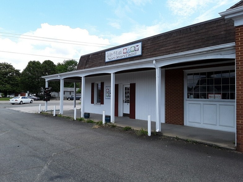 4301 W Hundred Rd, Chester, VA for lease - Building Photo - Image 3 of 8