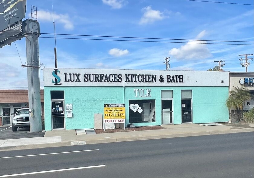 20607 Soledad Canyon Rd, Canyon Country, CA for lease - Building Photo - Image 1 of 5