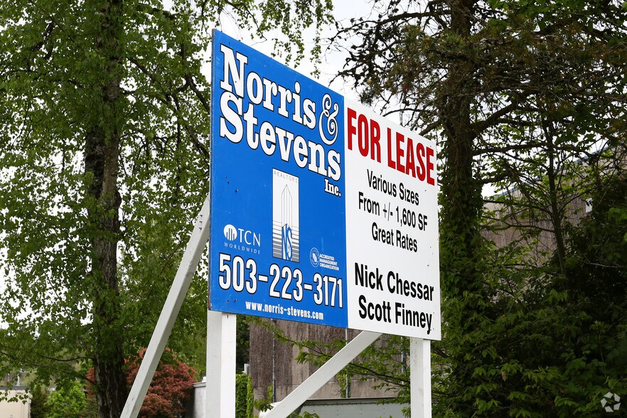 5699 SE International Way, Milwaukie, OR for lease - Building Photo - Image 3 of 11