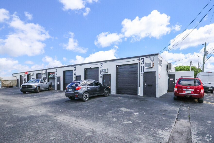 5605 NW 8th St, Margate, FL for sale - Primary Photo - Image 1 of 8