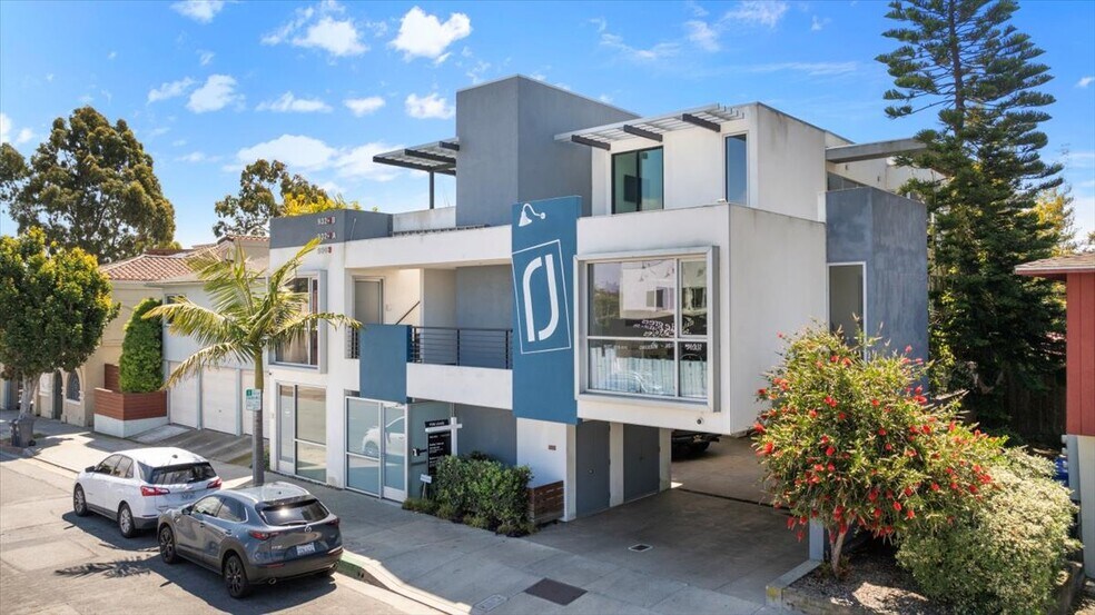 930-932 Manhattan Beach Blvd, Manhattan Beach, CA for sale - Building Photo - Image 3 of 73