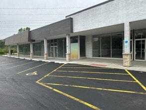 3010-3054 W Hobson Rd, Woodridge, IL for lease Interior Photo- Image 1 of 2