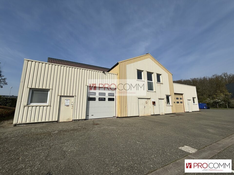 Flex in Luisant for lease Building Photo- Image 1 of 4