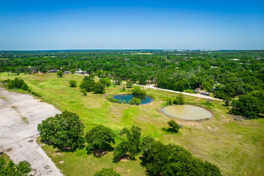 5927 Courtney Ln, Burleson, TX à vendre - Photo du bâtiment - Image 2 de 9