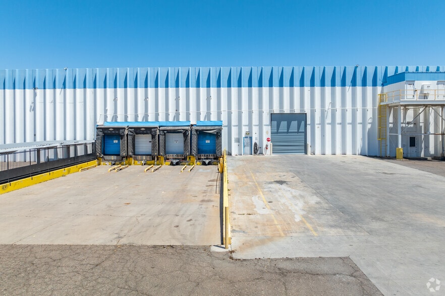 211 N 51st Ave, Phoenix, AZ for sale - Building Photo - Image 2 of 10