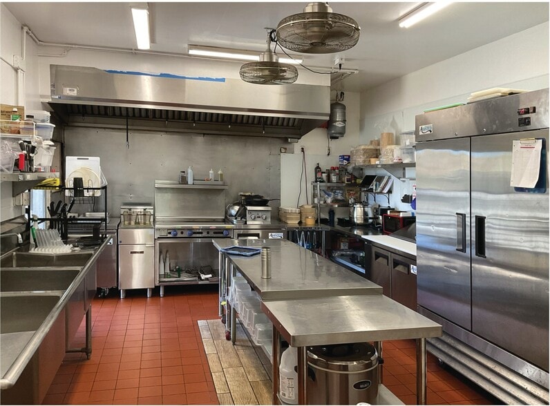 95-5673 Mamalahoa, Naalehu, HI for sale - Interior Photo - Image 3 of 9