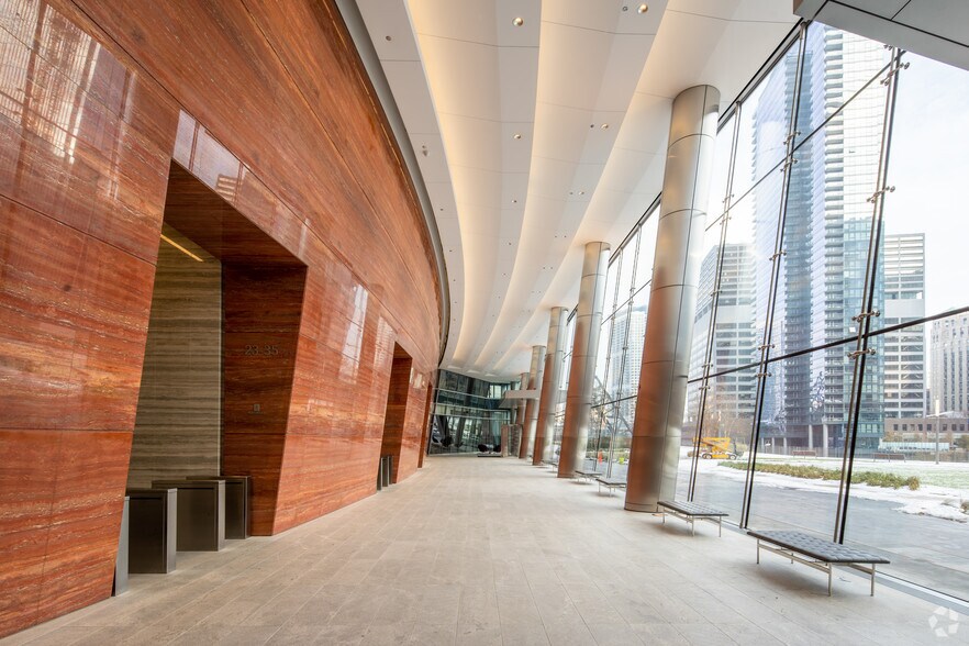 444 W Lake St, Chicago, IL for lease - Building Photo - Image 1 of 5