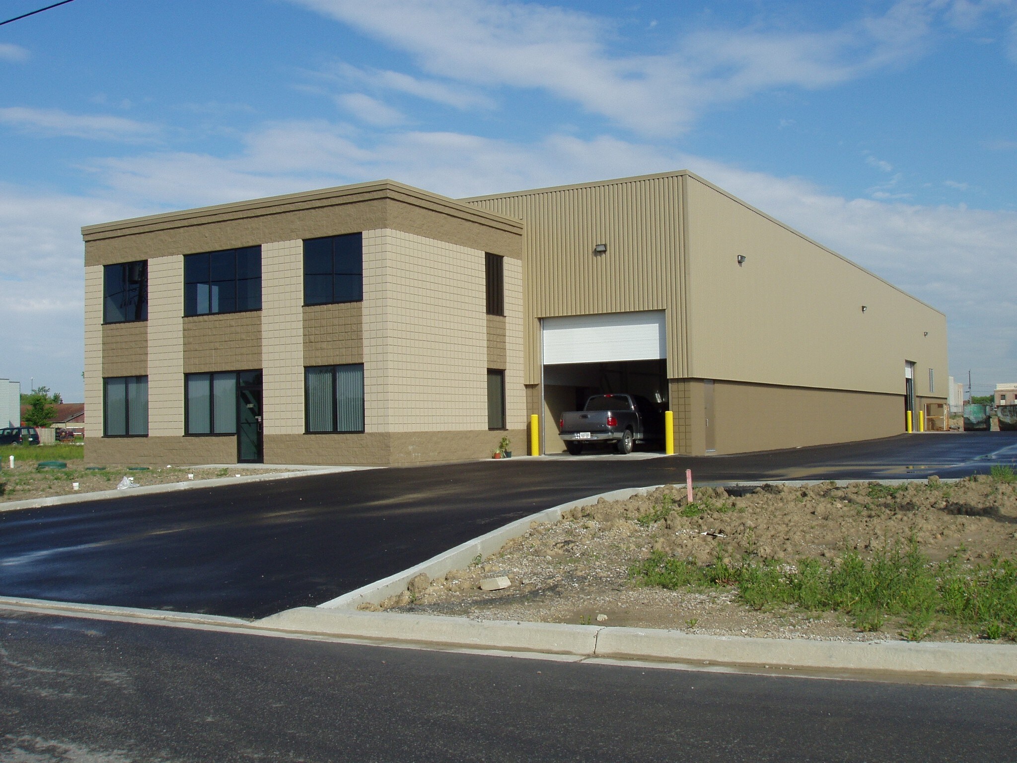 5485 Roscon Industrial Dr, Tecumseh, ON à vendre Photo principale- Image 1 de 1