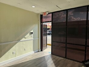 20-68 NE 167th St, Miami, FL à louer Photo intérieure- Image 2 de 8