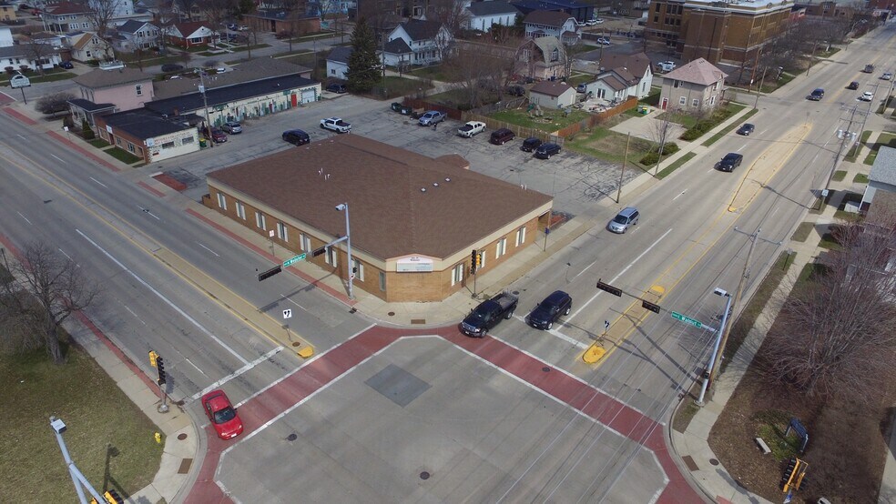101 N Webster St, Green Bay, WI à vendre - Photo du bâtiment - Image 1 de 2