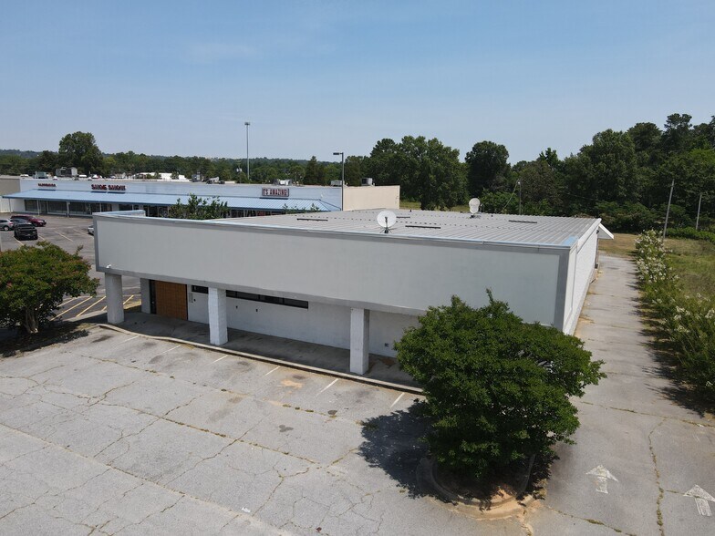 1633 Gordon Hwy, Augusta, GA à louer - Photo du bâtiment - Image 2 de 9