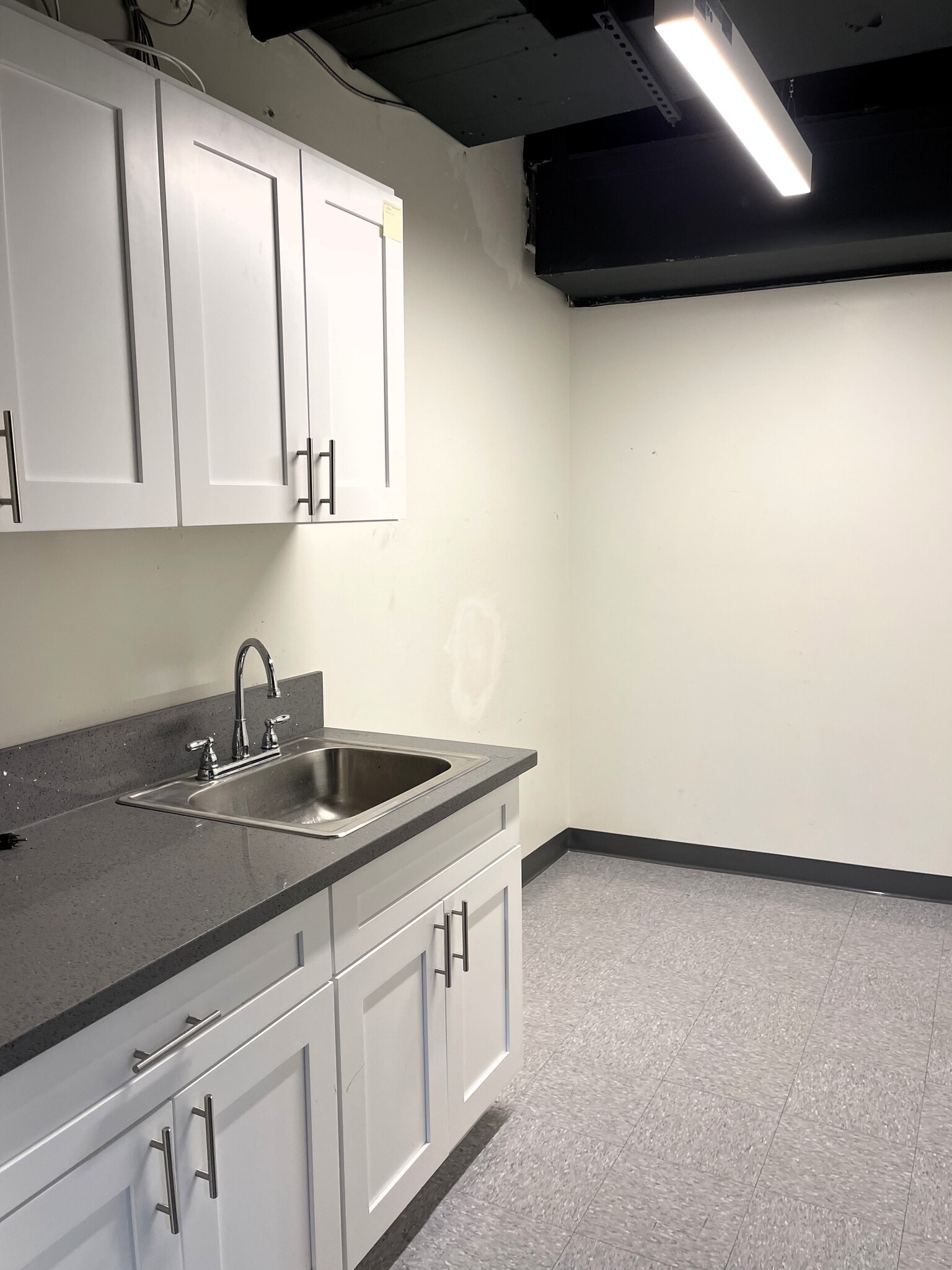 5757 W Century Blvd, Los Angeles, CA for lease Interior Photo- Image 1 of 5
