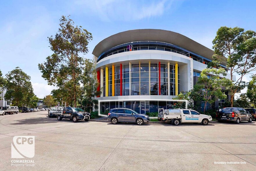 16 Wurrook Cct, Caringbah for sale - Primary Photo - Image 1 of 4