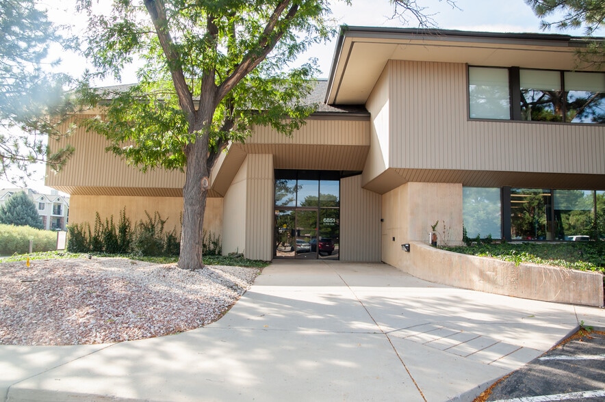 6851 S Holly Cir, Centennial, CO à louer - Photo du bâtiment - Image 2 de 11