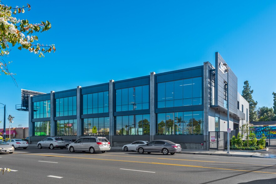 5830 Obama Blvd, Los Angeles, CA à vendre - Photo du bâtiment - Image 2 de 15