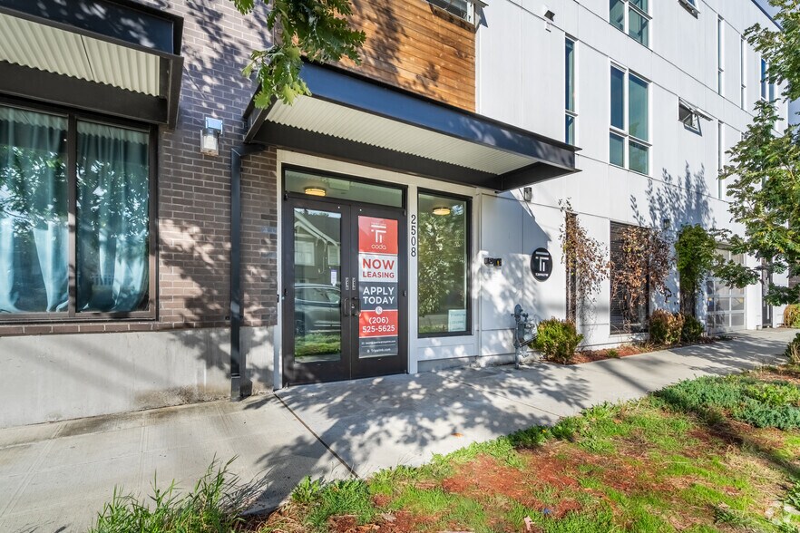 2508 N 50th St, Seattle, WA à vendre - Photo du bâtiment - Image 2 de 27