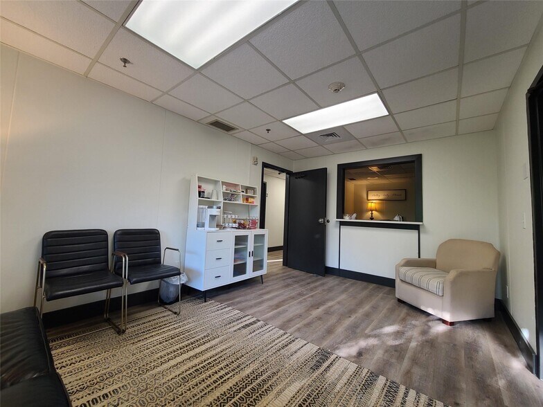 102 Memorial Dr, Denison, TX à louer - Photo du bâtiment - Image 3 de 7