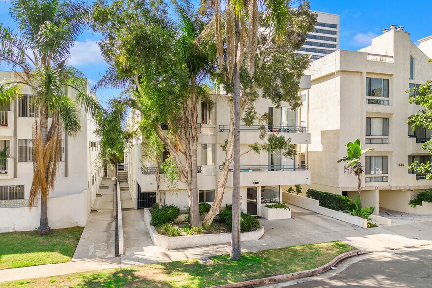 1749 Bentley Ave, Los Angeles, CA à vendre - Photo principale - Image 1 de 19