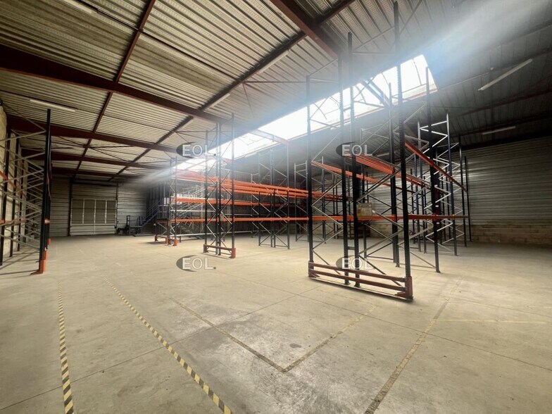 Industrial in Saint-Soupplets for lease - Interior Photo - Image 1 of 11