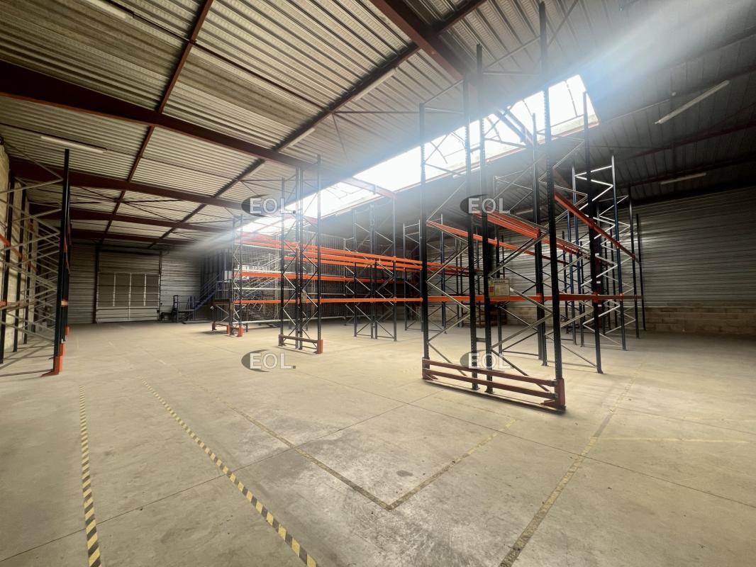 Industrial in Saint-Soupplets for lease Interior Photo- Image 1 of 12