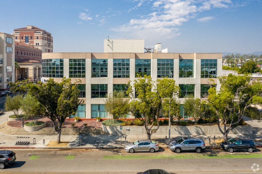 1245 16th St, Santa Monica, CA à louer - Photo du bâtiment - Image 2 de 9
