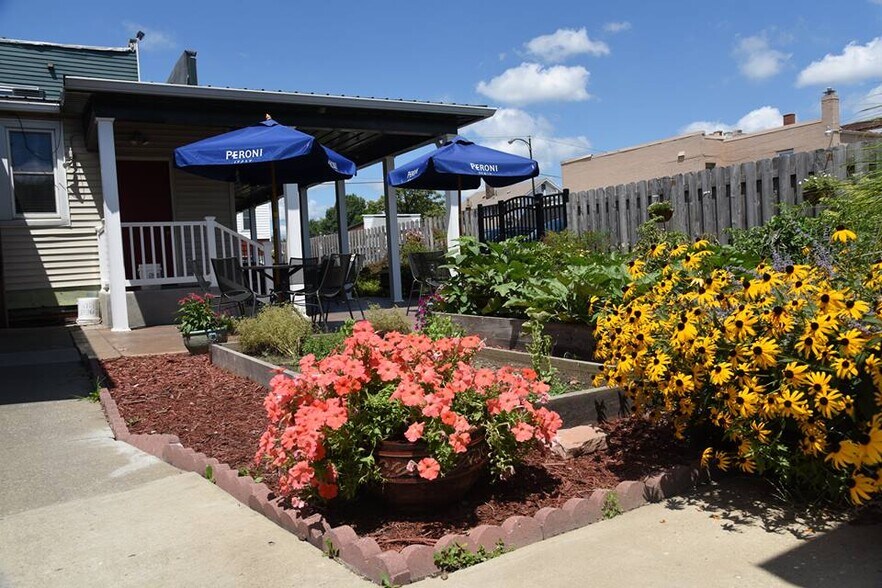 607 N Main St, Evansville, IN à vendre - Photo du bâtiment - Image 3 de 27