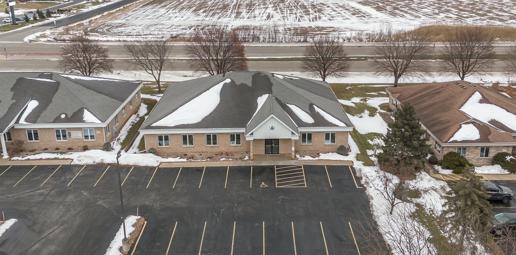 W6180 Aerotech Dr, Appleton, WI for lease Primary Photo- Image 1 of 15