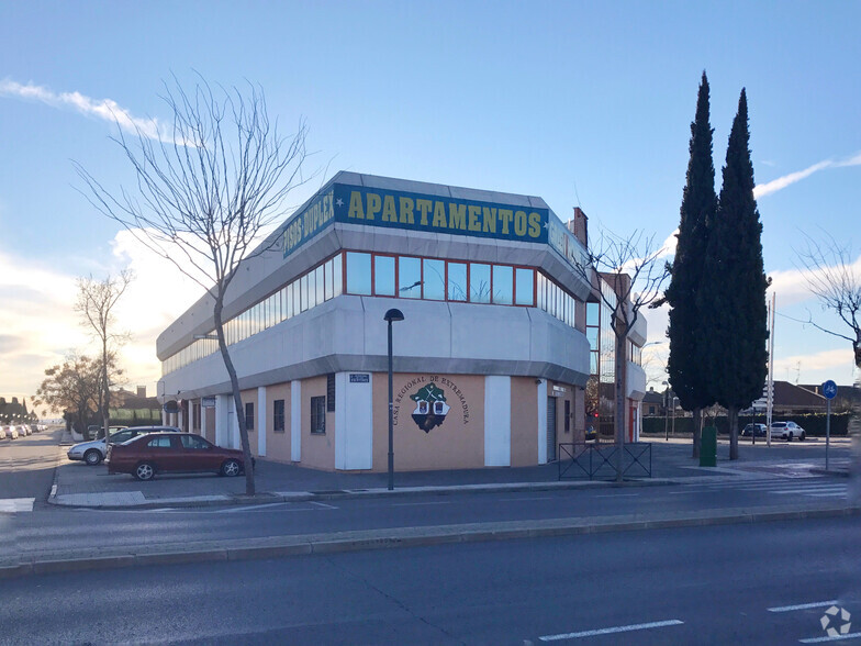 Calle Jacinto Benavente, 8, Azuqueca de Henares, Guadalajara à louer - Photo du bâtiment - Image 2 de 2