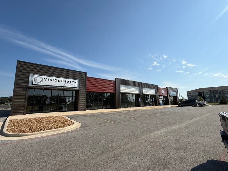 911 Center St, Rogersville, MO for sale - Building Photo - Image 1 of 8