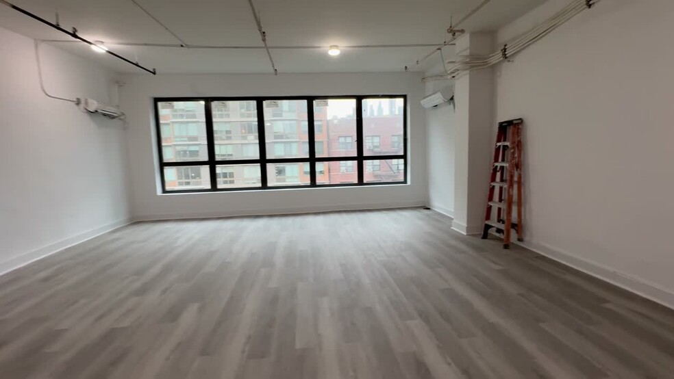 112-114 W 14th St, New York, NY for lease - Commercial Listing Video - Image 2 of 11