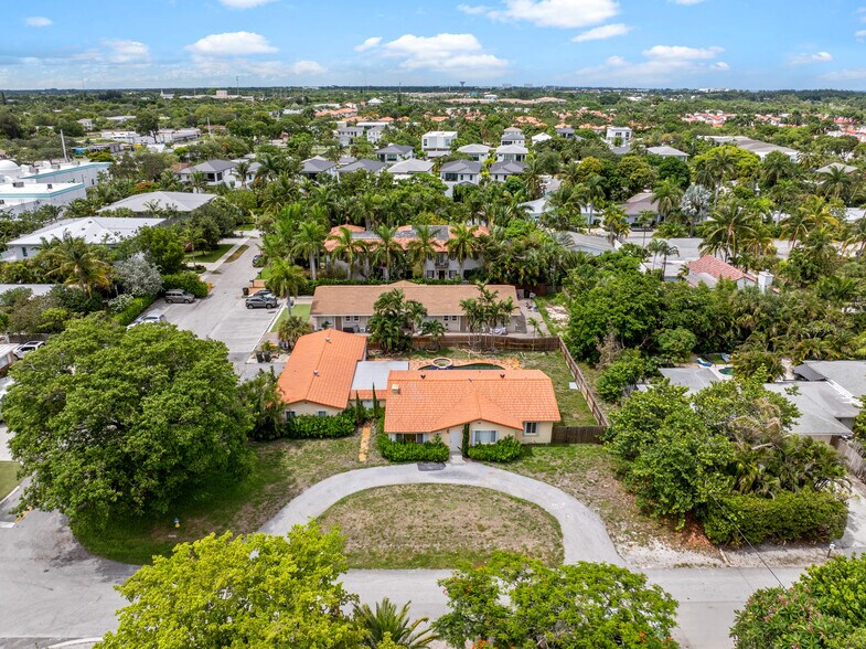 801 Bond Way, Delray Beach, FL à vendre - Photo du bâtiment - Image 2 de 5