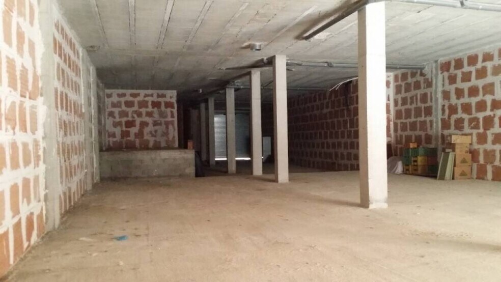 Commerce de détail dans València, Valencia à louer - Photo du bâtiment - Image 2 de 2