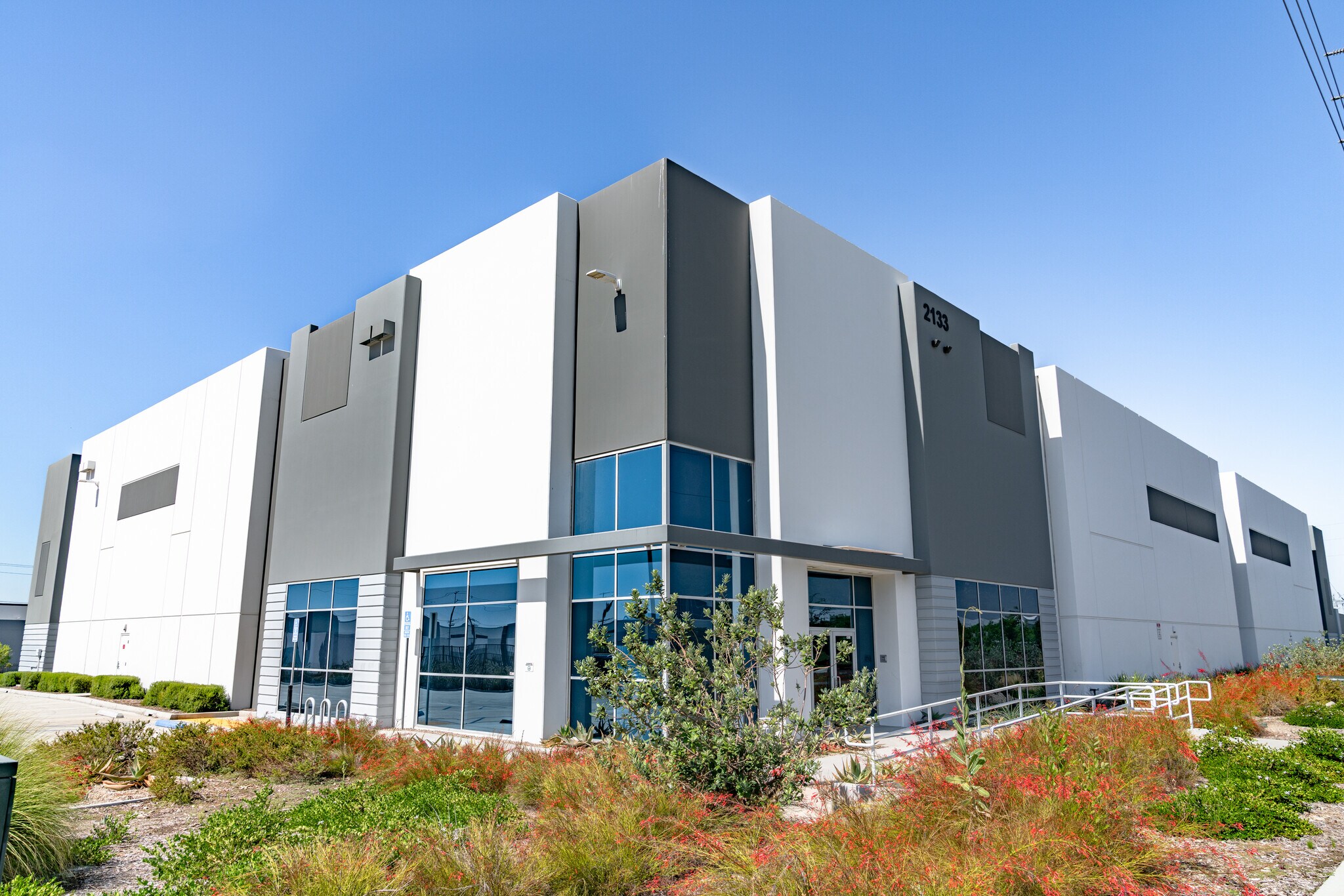 2133 W Casmalia St, Rialto, CA à vendre Photo du bâtiment- Image 1 de 13