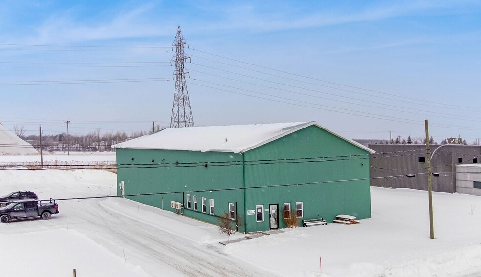 2200 Rue André-C.-Hamel, Drummondville, QC for sale - Building Photo - Image 2 of 13