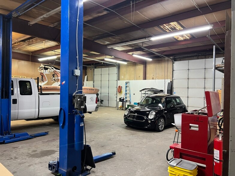 8718 Statesville Rd, Charlotte, NC for lease - Interior Photo - Image 2 of 9