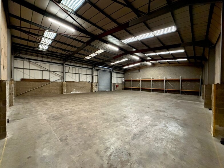 4 Singer Way, Kempston for lease - Building Photo - Image 3 of 9