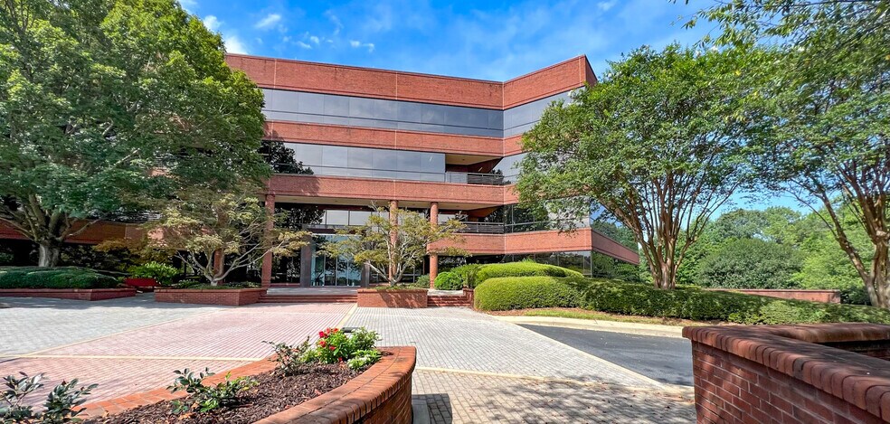 2675 Breckinridge Blvd, Duluth, GA à louer - Photo du bâtiment - Image 3 de 14