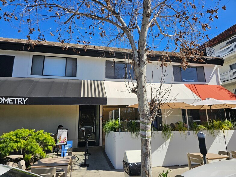 910 S Barrington Ave, Los Angeles, CA à louer - Photo du bâtiment - Image 3 de 12