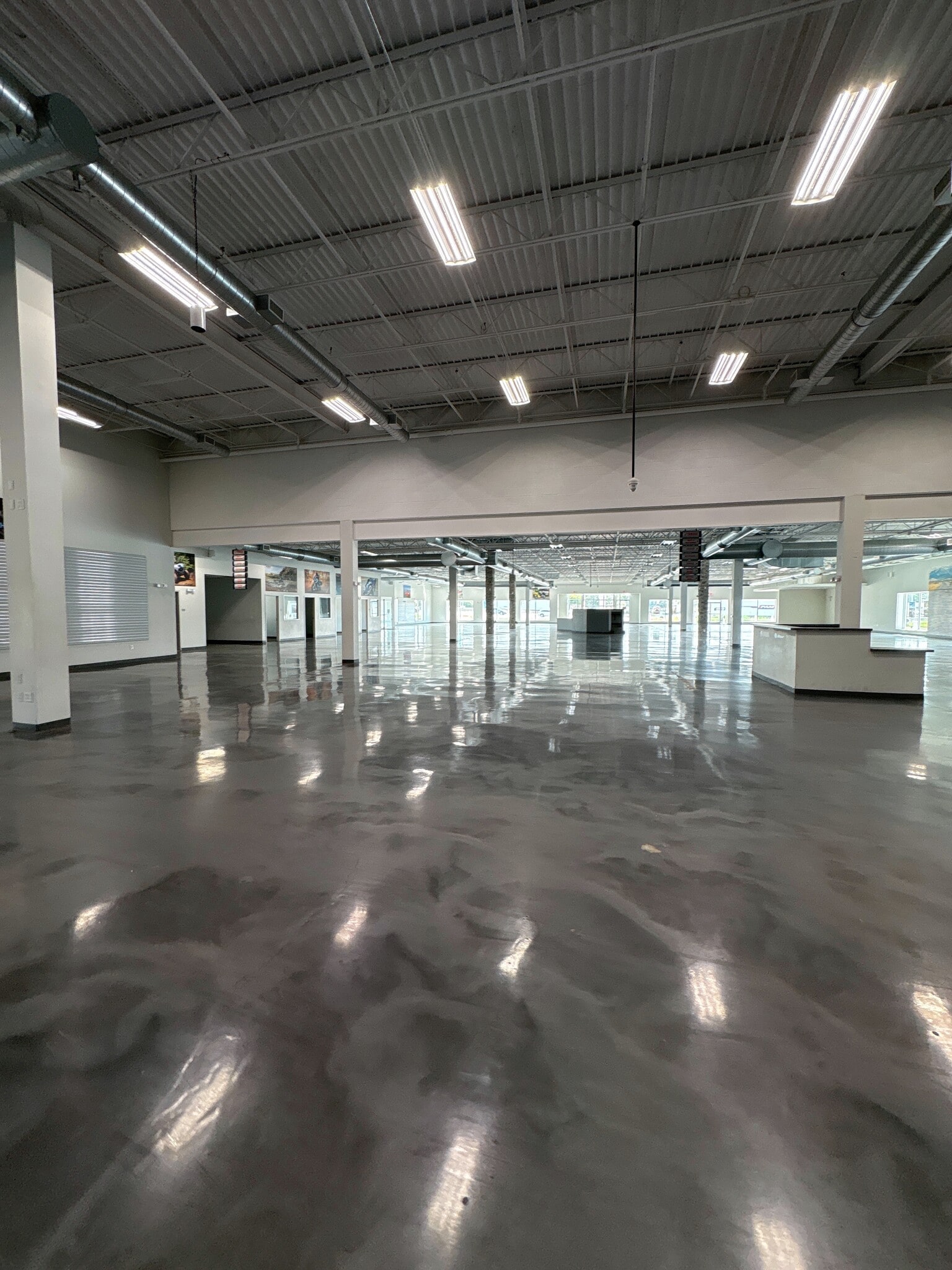 633 NE Loop 820, Hurst, TX à louer Photo intérieure- Image 1 de 19