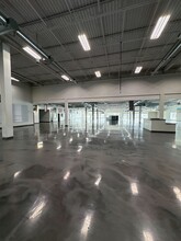 633 NE Loop 820, Hurst, TX à louer Photo intérieure- Image 1 de 19