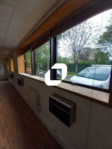 Bureau dans Châtillon à louer - Photo intérieure - Image 2 de 9