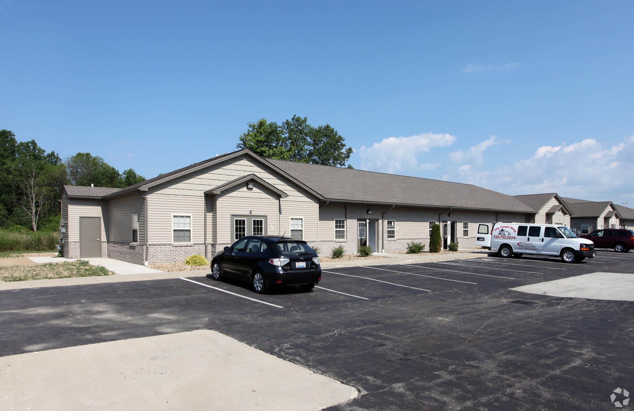 136 Westchester Dr, Youngstown, OH à vendre Photo principale- Image 1 de 3