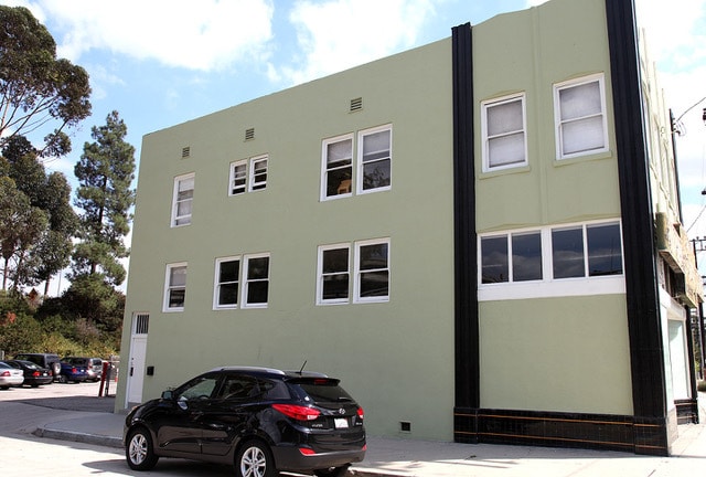 2019-2023 Riverside Dr, Los Angeles, CA for sale - Building Photo - Image 3 of 39