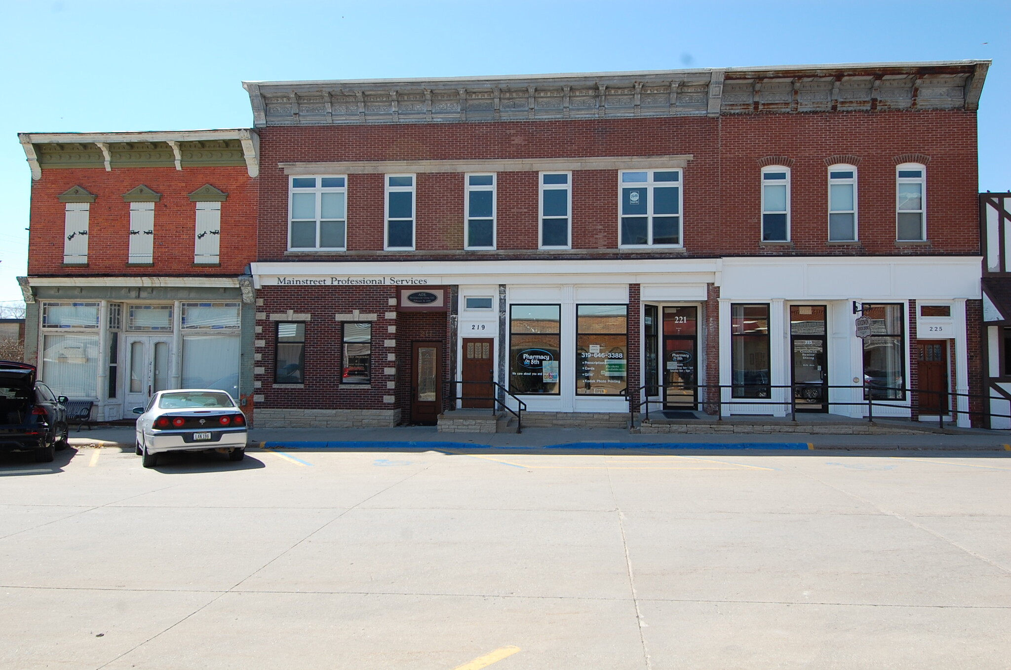 217 8th Ave, Wellman, IA for lease Primary Photo- Image 1 of 33